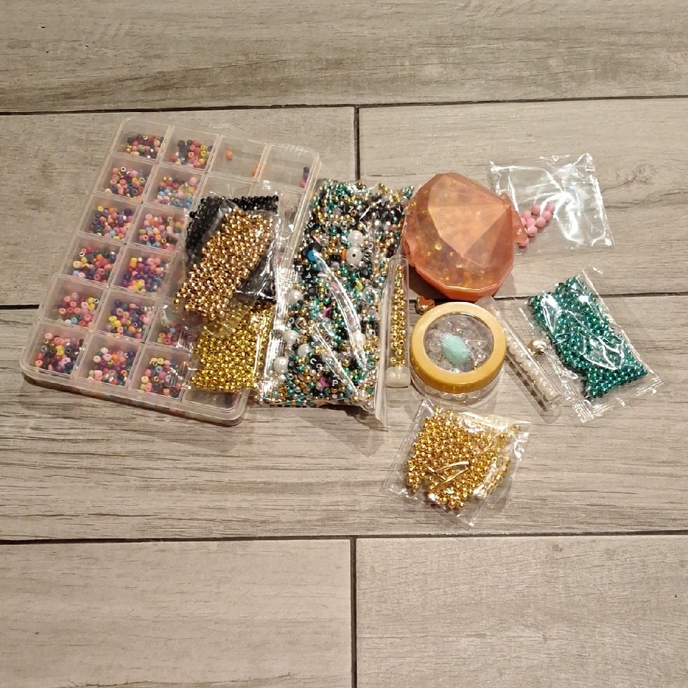 🍁Colorful Bead and Craft Set🐬